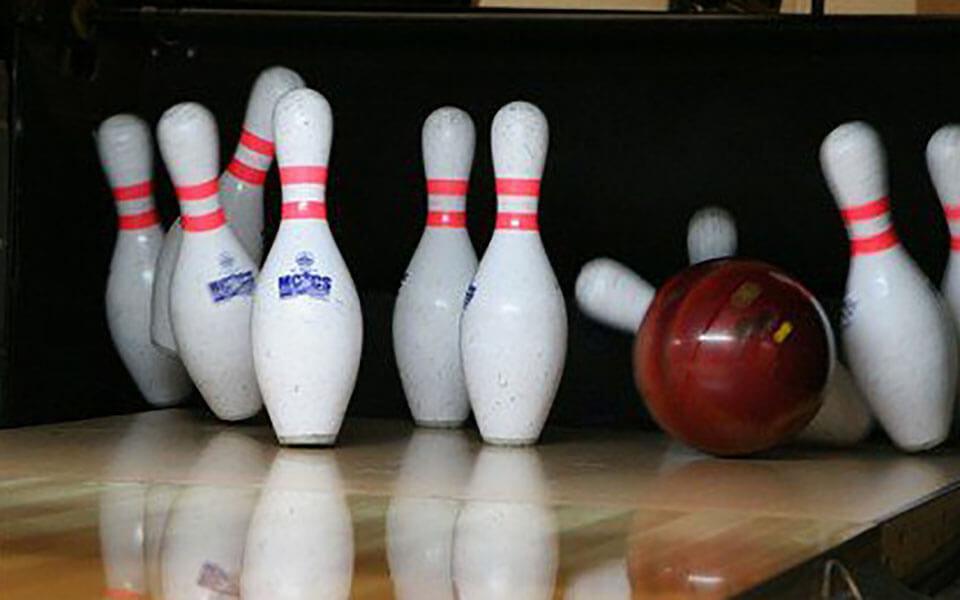 How-to-Make-The-Ball-Hook-in-Bowling